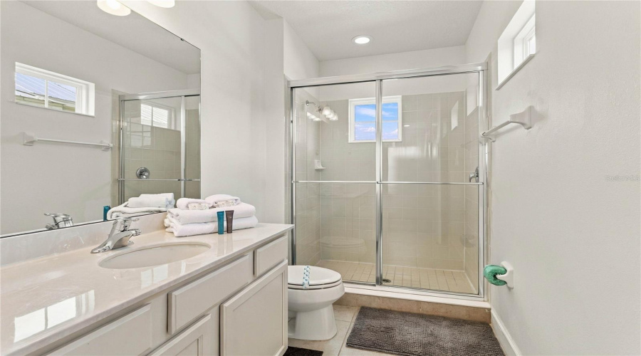 Kissimmee, Florida 34747, 5 Bedroom Bedrooms, ,5 Bathroombathrooms,Residential,For Sale,Fairview Cir,0,Mfro6443633