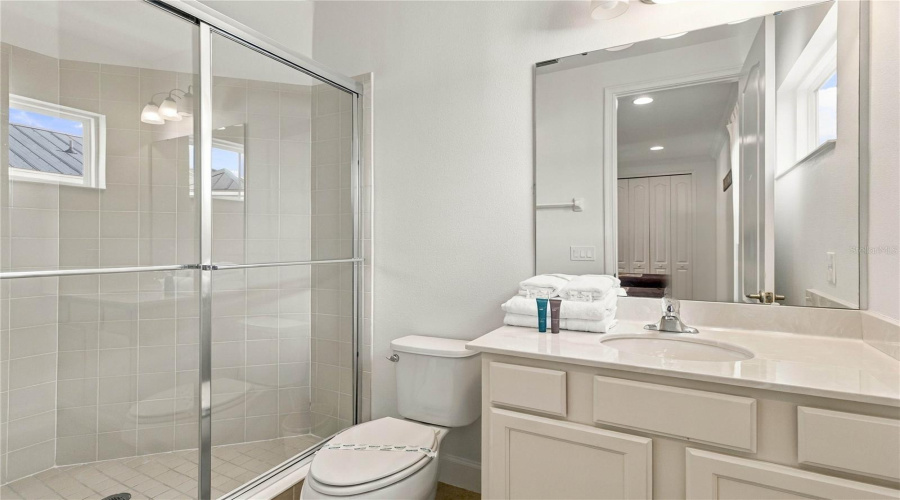 Kissimmee, Florida 34747, 5 Bedroom Bedrooms, ,5 Bathroombathrooms,Residential,For Sale,Fairview Cir,0,Mfro6443633