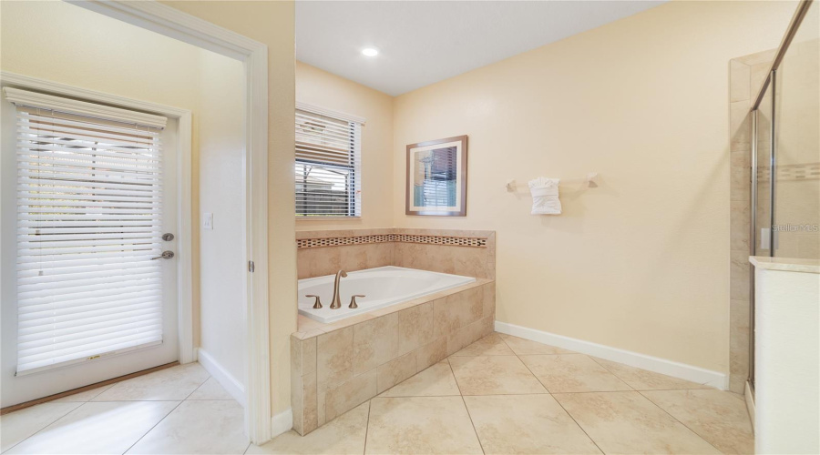 Davenport, Florida 33896, 9 Bedroom Bedrooms, ,5 Bathroombathrooms,Residential,For Sale,Rolling Fairway,0,Mfrs5158227