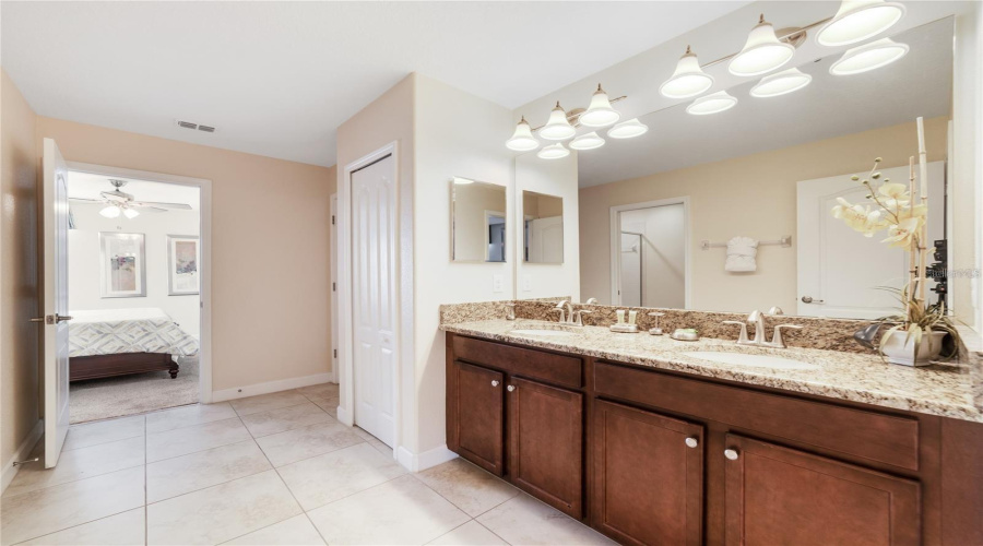 Davenport, Florida 33896, 9 Bedroom Bedrooms, ,5 Bathroombathrooms,Residential,For Sale,Rolling Fairway,0,Mfrs5158227