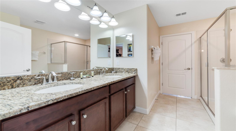 Davenport, Florida 33896, 9 Bedroom Bedrooms, ,5 Bathroombathrooms,Residential,For Sale,Rolling Fairway,0,Mfrs5158227