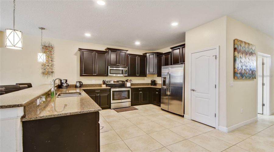 Davenport, Florida 33896, 9 Bedroom Bedrooms, ,5 Bathroombathrooms,Residential,For Sale,Rolling Fairway,0,Mfrs5158227