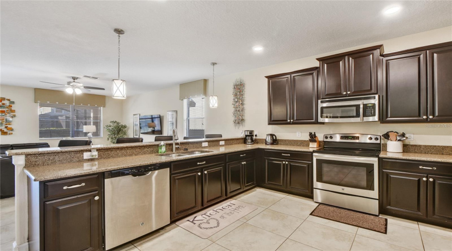 Davenport, Florida 33896, 9 Bedroom Bedrooms, ,5 Bathroombathrooms,Residential,For Sale,Rolling Fairway,0,Mfrs5158227