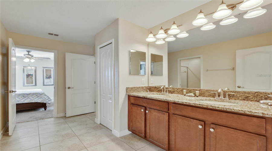 Davenport, Florida 33896, 9 Bedroom Bedrooms, ,5 Bathroombathrooms,Residential,For Sale,Rolling Fairway,0,Mfrs5158227