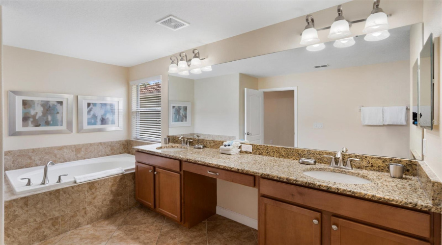 Kissimmee, Florida 34747, 5 Bedroom Bedrooms, ,5 Bathroombathrooms,Residential,For Sale,Buccaneer Palm,0,Mfro6444126