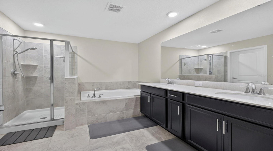 Davenport, Florida 33896, 3 Bedroom Bedrooms, ,2 Bathroombathrooms,Residential,For Sale,Fluffy Lie,0,Mfro6444308