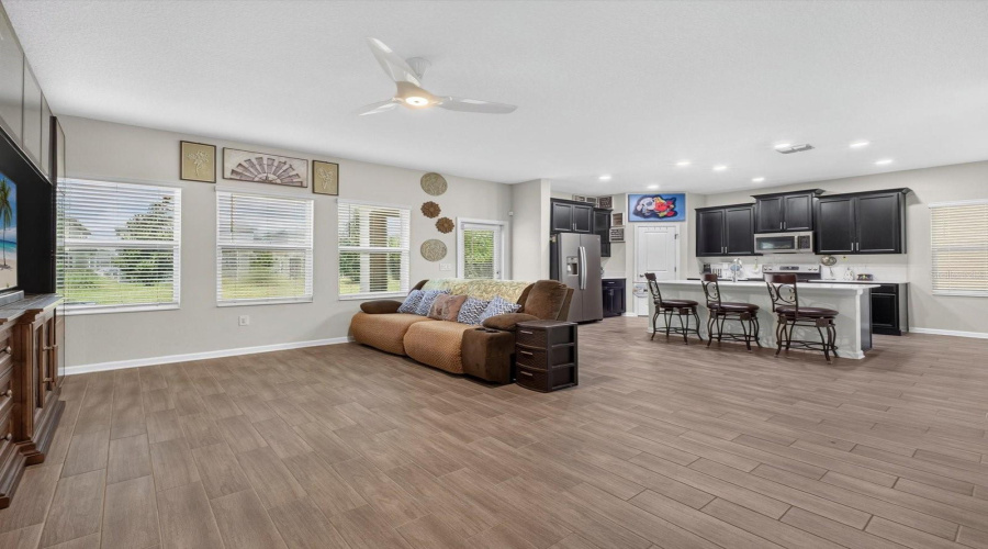 Davenport, Florida 33896, 3 Bedroom Bedrooms, ,2 Bathroombathrooms,Residential,For Sale,Fluffy Lie,0,Mfro6444308