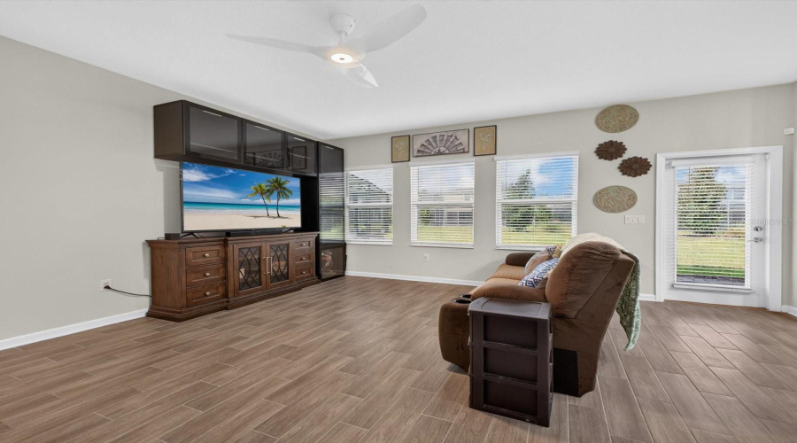 Davenport, Florida 33896, 3 Bedroom Bedrooms, ,2 Bathroombathrooms,Residential,For Sale,Fluffy Lie,0,Mfro6444308
