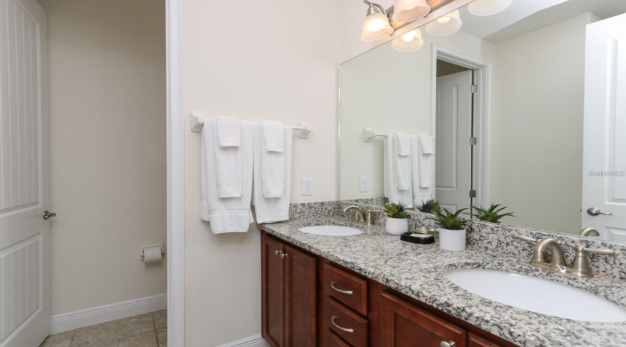 Kissimmee, Florida 34747, 8 Bedroom Bedrooms, ,7 Bathroombathrooms,Residential,For Sale,Marker,0,Mfrs5158223