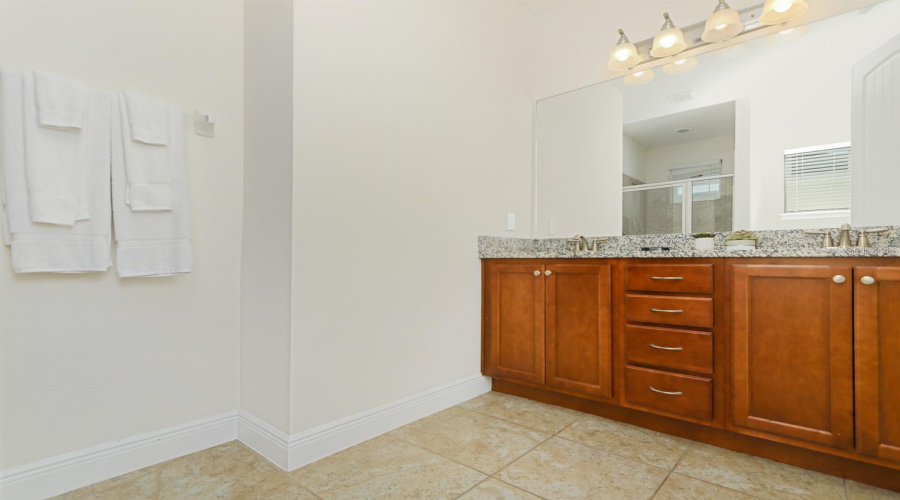 Kissimmee, Florida 34747, 8 Bedroom Bedrooms, ,7 Bathroombathrooms,Residential,For Sale,Marker,0,Mfrs5158223