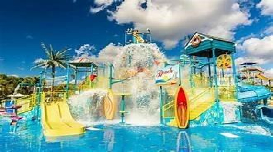 Kissimmee, Florida 34747, 8 Bedroom Bedrooms, ,7 Bathroombathrooms,Residential,For Sale,Marker,0,Mfrs5158223
