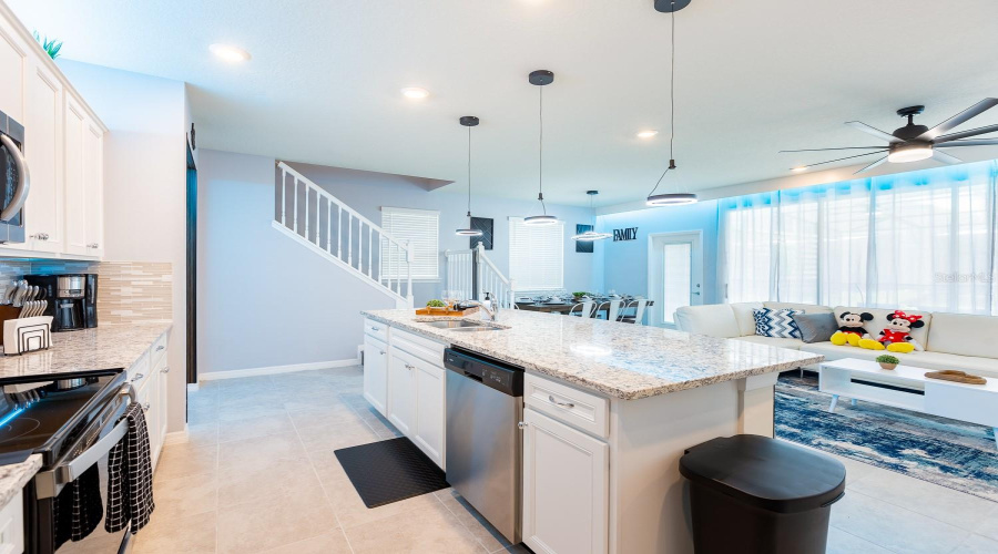Davenport, Florida 33897, 5 Bedroom Bedrooms, ,4 Bathroombathrooms,Residential,For Sale,Lana,0,Mfro6442938