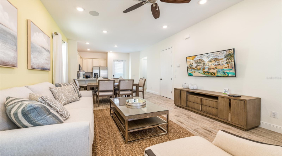 Kissimmee, Florida 34747, 2 Bedroom Bedrooms, ,2 Bathroombathrooms,Residential,For Sale,Dreamsicle,0,Mfro6444526