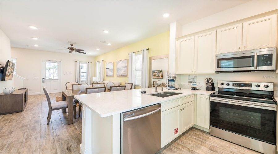 Kissimmee, Florida 34747, 2 Bedroom Bedrooms, ,2 Bathroombathrooms,Residential,For Sale,Dreamsicle,0,Mfro6444526