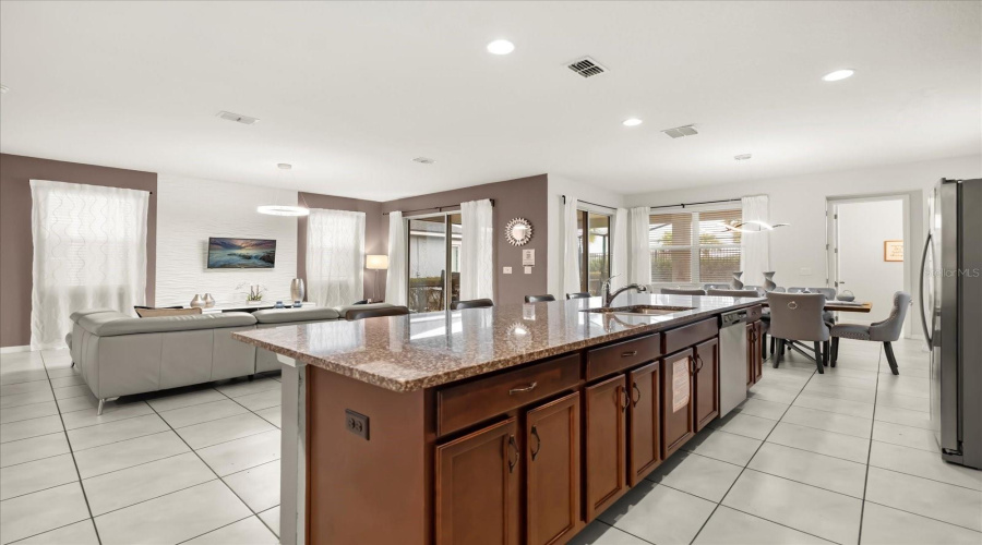 Kissimmee, Florida 34747, 6 Bedroom Bedrooms, ,4 Bathroombathrooms,Residential,For Sale,Nassau Point,0,Mfro6444250
