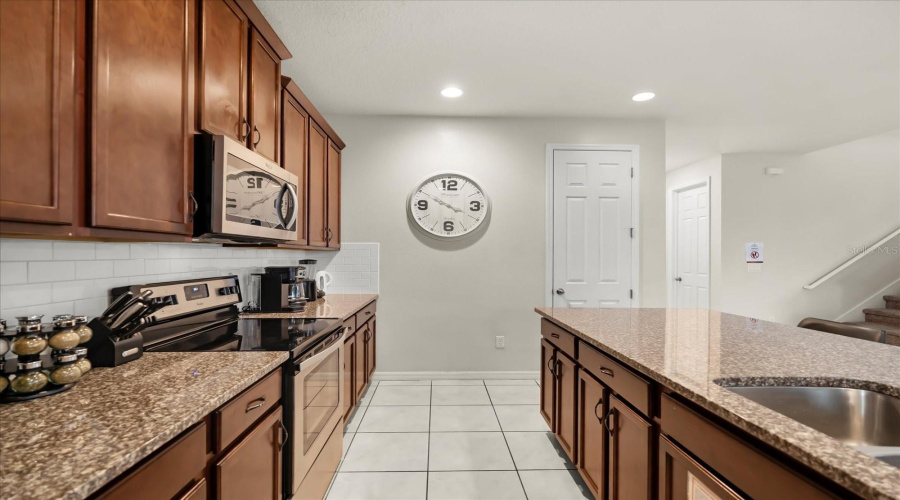 Kissimmee, Florida 34747, 6 Bedroom Bedrooms, ,4 Bathroombathrooms,Residential,For Sale,Nassau Point,0,Mfro6444250