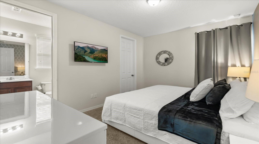 Kissimmee, Florida 34747, 6 Bedroom Bedrooms, ,4 Bathroombathrooms,Residential,For Sale,Nassau Point,0,Mfro6444250