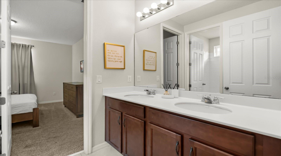 Kissimmee, Florida 34747, 6 Bedroom Bedrooms, ,4 Bathroombathrooms,Residential,For Sale,Nassau Point,0,Mfro6444250