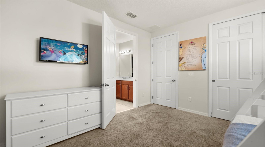 Kissimmee, Florida 34747, 6 Bedroom Bedrooms, ,4 Bathroombathrooms,Residential,For Sale,Nassau Point,0,Mfro6444250