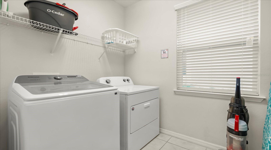 Kissimmee, Florida 34747, 6 Bedroom Bedrooms, ,4 Bathroombathrooms,Residential,For Sale,Nassau Point,0,Mfro6444250