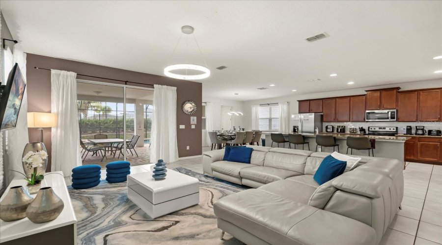 Kissimmee, Florida 34747, 6 Bedroom Bedrooms, ,4 Bathroombathrooms,Residential,For Sale,Nassau Point,0,Mfro6444250