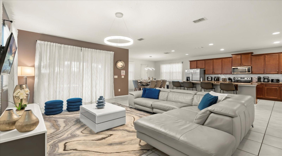 Kissimmee, Florida 34747, 6 Bedroom Bedrooms, ,4 Bathroombathrooms,Residential,For Sale,Nassau Point,0,Mfro6444250