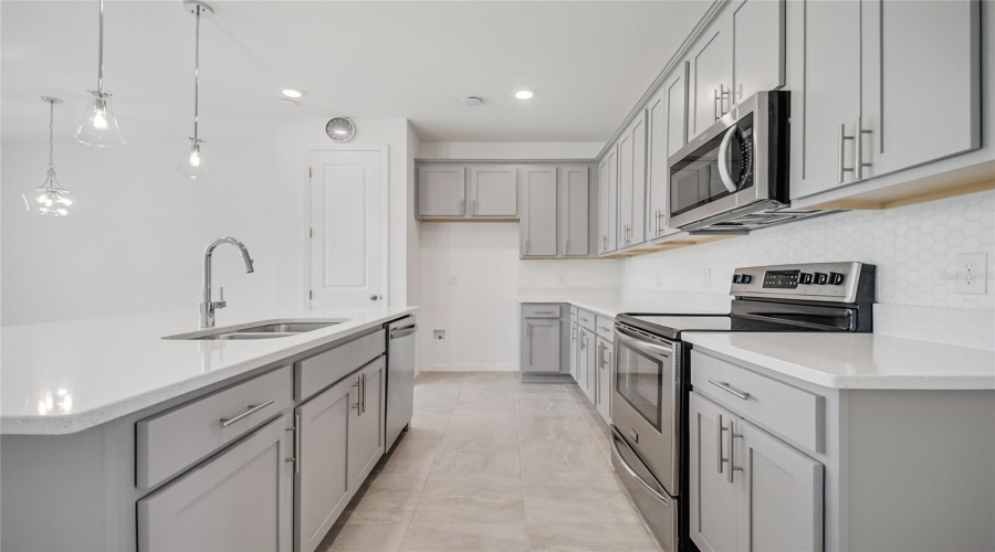 Davenport, Florida 33896, 3 Bedroom Bedrooms, ,2 Bathroombathrooms,Residential,For Sale,Longboat,0,Mfrs5157728