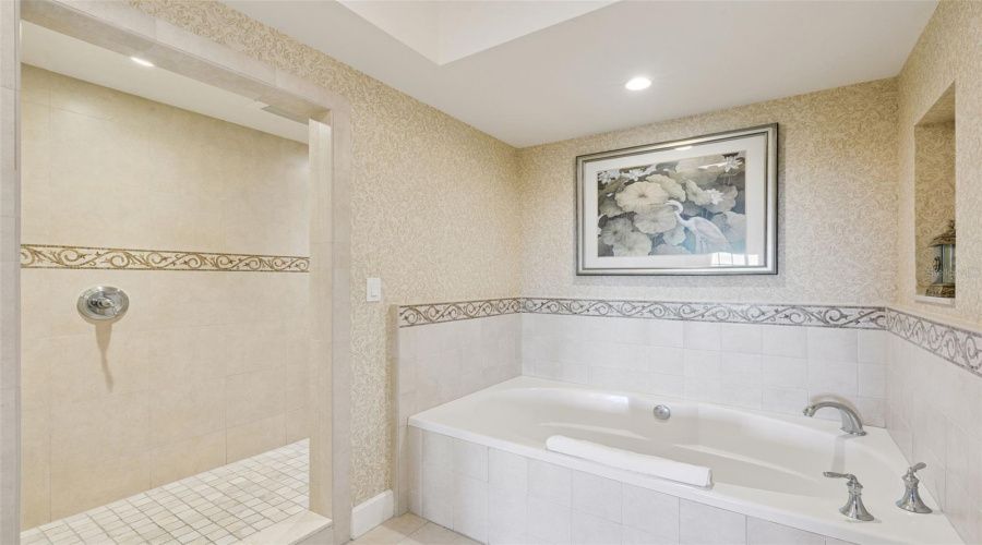 Kissimmee, Florida 34747, 2 Bedroom Bedrooms, ,2 Bathroombathrooms,Residential,For Sale,Gathering,0,Mfro6444513