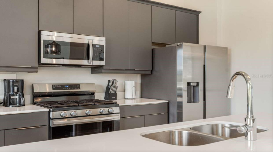 Reunion, Florida 34747, 5 Bedroom Bedrooms, ,4 Bathroombathrooms,Residential,For Sale,Sandy Ridge,0,Mfro6444302