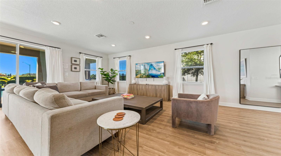 Kissimmee, Florida 34747, 5 Bedroom Bedrooms, ,4 Bathroombathrooms,Residential,For Sale,Southfield,0,Mfro6443787