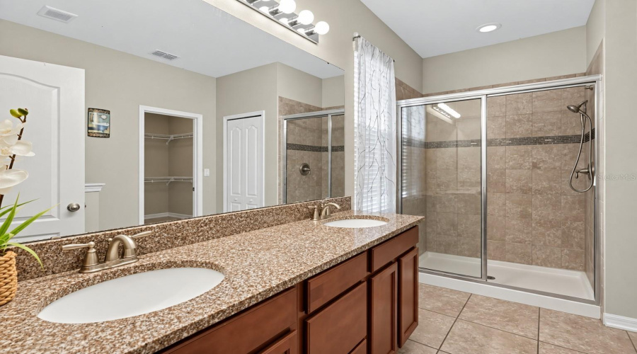 Davenport, Florida 33837, 4 Bedroom Bedrooms, ,2 Bathroombathrooms,Residential,For Sale,Lakeshore,0,Mfrtb8552067