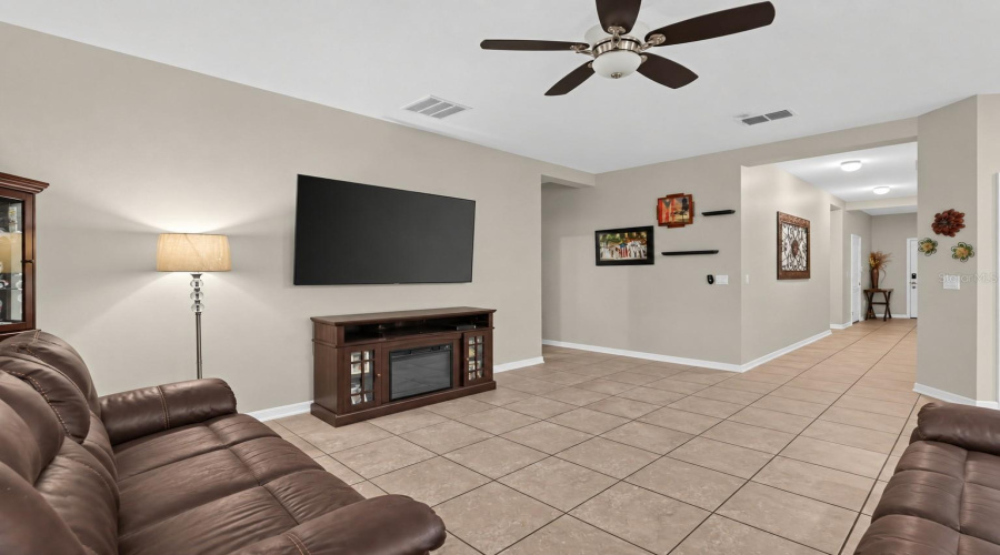Davenport, Florida 33837, 4 Bedroom Bedrooms, ,2 Bathroombathrooms,Residential,For Sale,Lakeshore,0,Mfrtb8552067