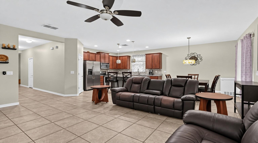 Davenport, Florida 33837, 4 Bedroom Bedrooms, ,2 Bathroombathrooms,Residential,For Sale,Lakeshore,0,Mfrtb8552067