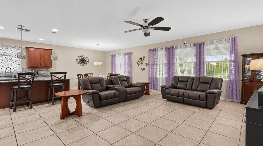 Davenport, Florida 33837, 4 Bedroom Bedrooms, ,2 Bathroombathrooms,Residential,For Sale,Lakeshore,0,Mfrtb8552067