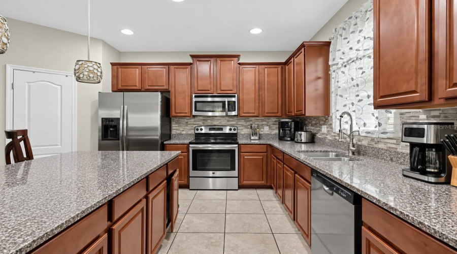 Davenport, Florida 33837, 4 Bedroom Bedrooms, ,2 Bathroombathrooms,Residential,For Sale,Lakeshore,0,Mfrtb8552067