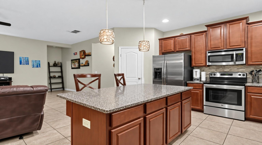 Davenport, Florida 33837, 4 Bedroom Bedrooms, ,2 Bathroombathrooms,Residential,For Sale,Lakeshore,0,Mfrtb8552067