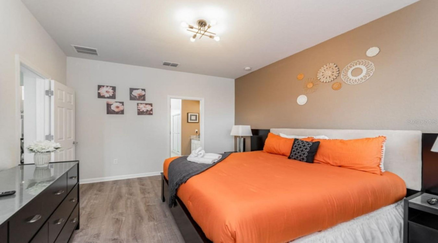 Kissimmee, Florida 34747, 5 Bedroom Bedrooms, ,5 Bathroombathrooms,Residential,For Sale,Teascone,0,Mfro6443467