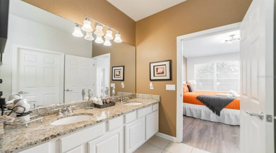 Kissimmee, Florida 34747, 5 Bedroom Bedrooms, ,5 Bathroombathrooms,Residential,For Sale,Teascone,0,Mfro6443467