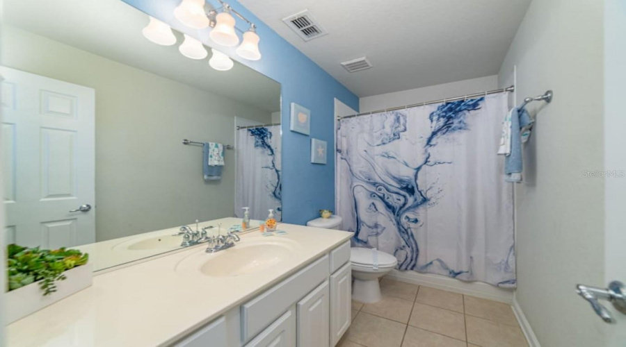 Kissimmee, Florida 34747, 5 Bedroom Bedrooms, ,5 Bathroombathrooms,Residential,For Sale,Teascone,0,Mfro6443467