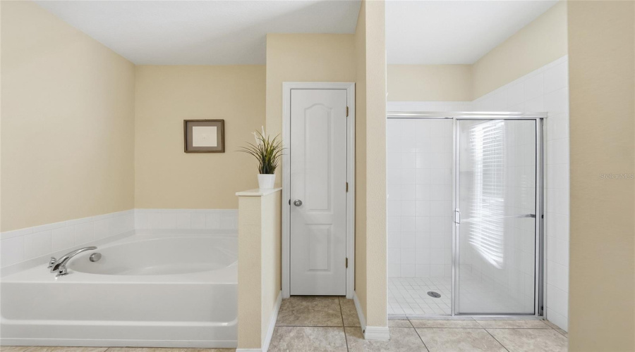 Kissimmee, Florida 34747, 5 Bedroom Bedrooms, ,4 Bathroombathrooms,Residential,For Sale,Roccella,0,Mfrtb8552101