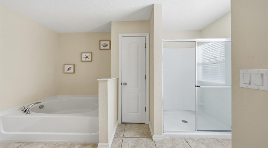 Kissimmee, Florida 34747, 5 Bedroom Bedrooms, ,4 Bathroombathrooms,Residential,For Sale,Roccella,0,Mfrtb8552101