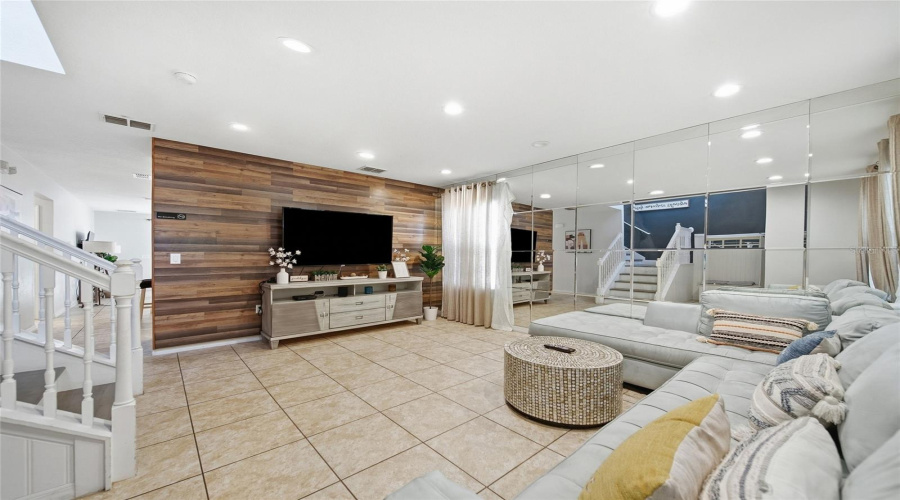 Kissimmee, Florida 34747, 5 Bedroom Bedrooms, ,4 Bathroombathrooms,Residential,For Sale,Roccella,0,Mfrtb8552101