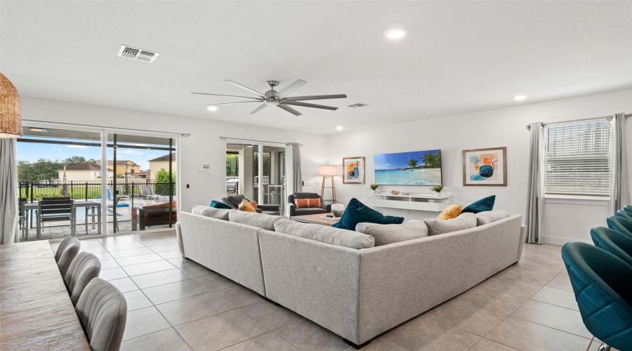 Kissimmee, Florida 34747, 4 Bedroom Bedrooms, ,3 Bathroombathrooms,Residential,For Sale,Titian,0,Mfro6444832
