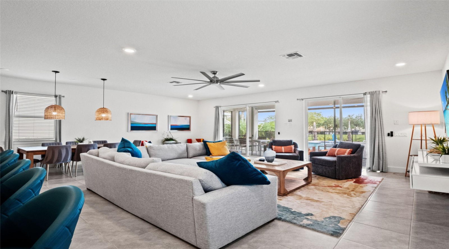 Kissimmee, Florida 34747, 4 Bedroom Bedrooms, ,3 Bathroombathrooms,Residential,For Sale,Titian,0,Mfro6444832