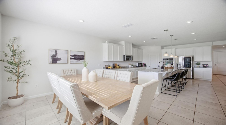 Davenport, Florida 33896, 4 Bedroom Bedrooms, ,3 Bathroombathrooms,Residential,For Sale,Siesta Vista,0,Mfrtb8552145