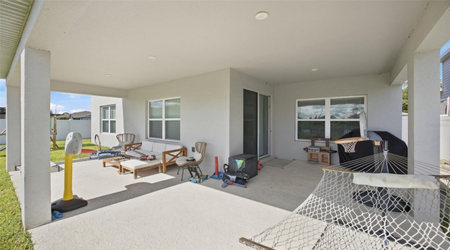 Davenport, Florida 33896, 4 Bedroom Bedrooms, ,3 Bathroombathrooms,Residential,For Sale,Siesta Vista,0,Mfrtb8552145