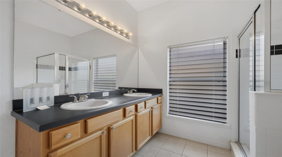 Davenport, Florida 33837, 5 Bedroom Bedrooms, ,3 Bathroombathrooms,Residential,For Sale,Cadiz,0,Mfro6444073