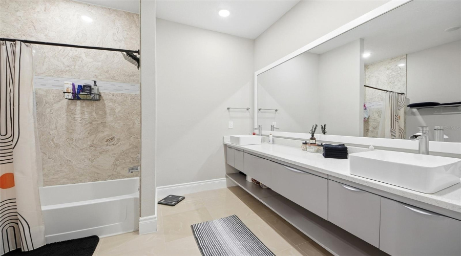 Davenport, Florida 33837, 3 Bedroom Bedrooms, ,2 Bathroombathrooms,Residential,For Sale,Greenbriar,0,Mfro6443370