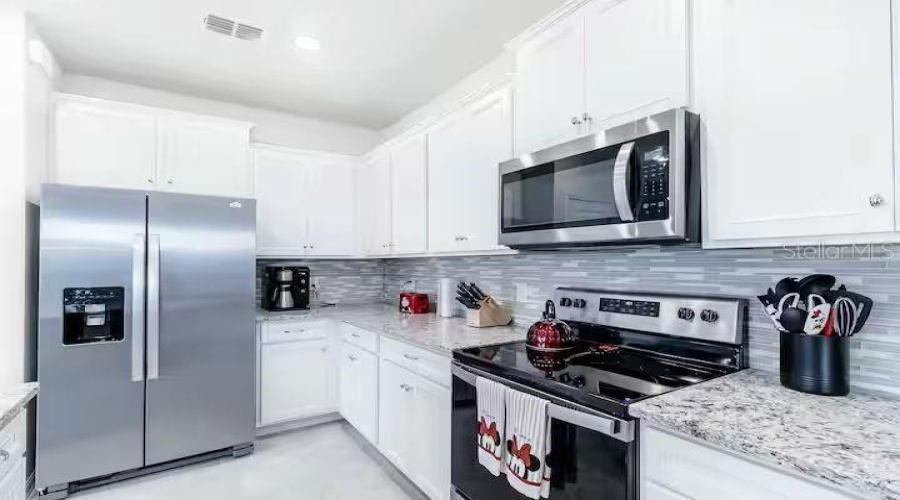 Davenport, Florida 33897, 5 Bedroom Bedrooms, ,4 Bathroombathrooms,Residential,For Sale,Lana,0,Mfro6379542