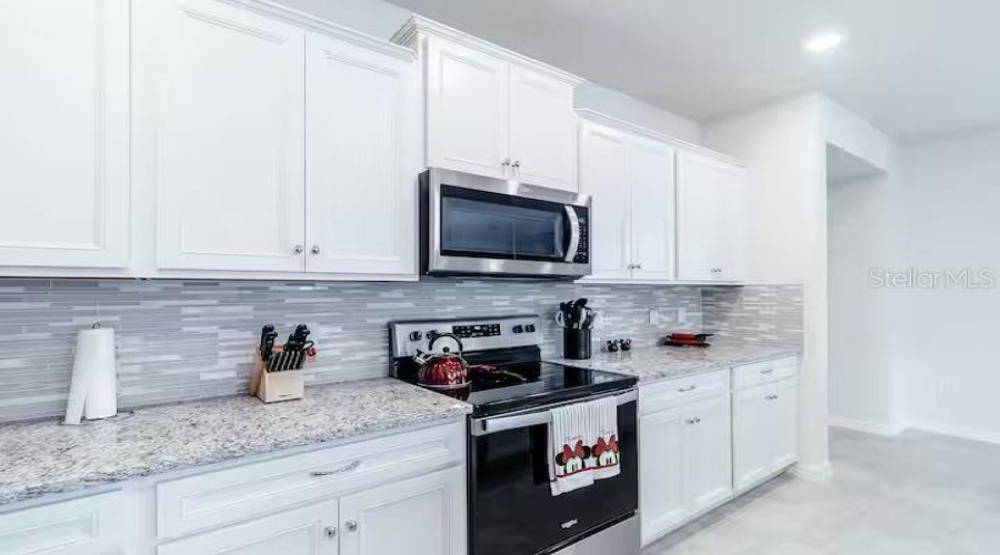 Davenport, Florida 33897, 5 Bedroom Bedrooms, ,4 Bathroombathrooms,Residential,For Sale,Lana,0,Mfro6379542